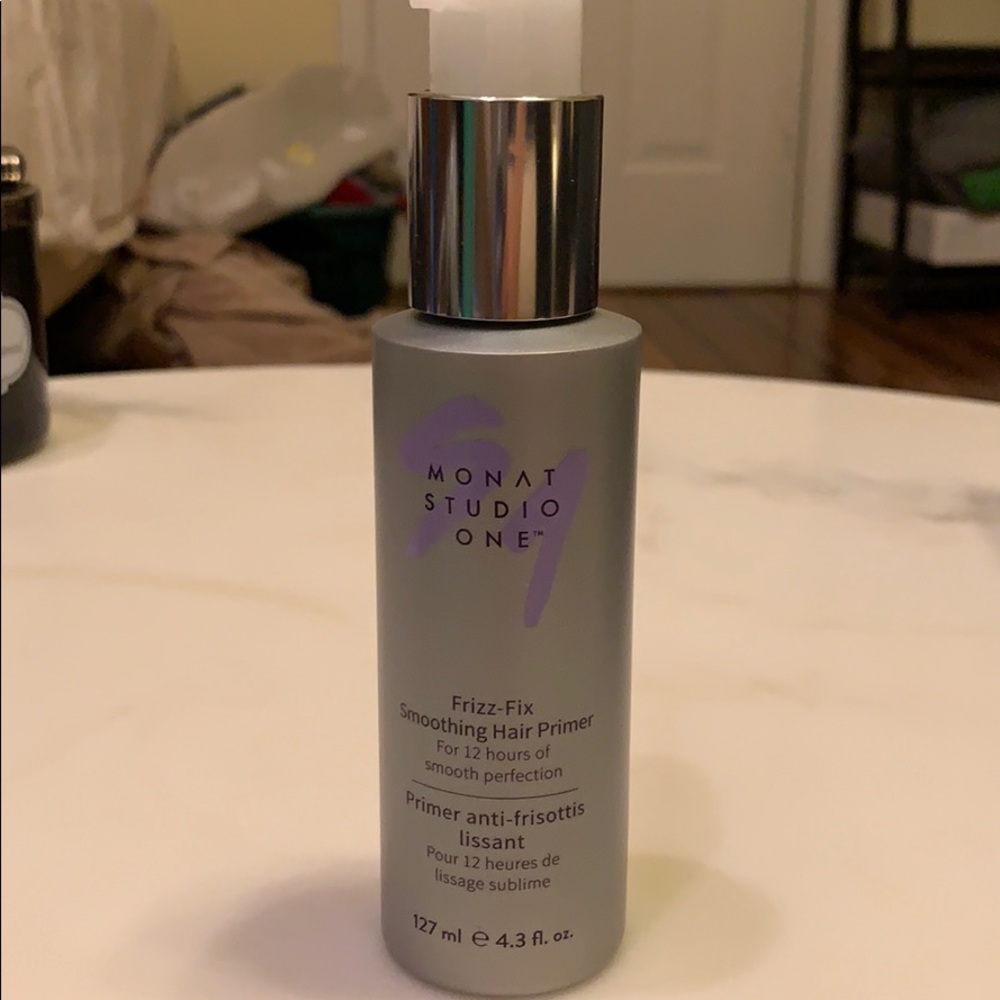 Monat Frizz-Fix Smoothing Hair Primer